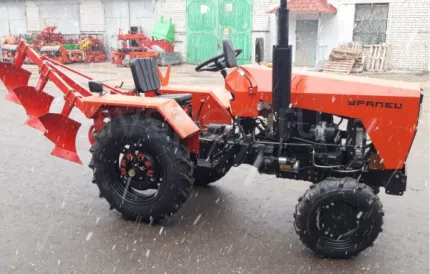 Минитрактор Уралец  2204 4*4